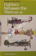 Book cover of Fighters Between the Wars 1919-39  by MUNSON, Kenneth 